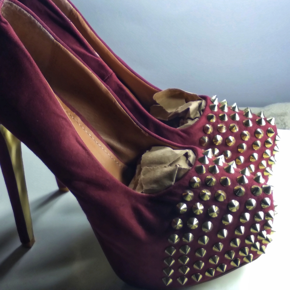 Shoes - Picture 6 of 11